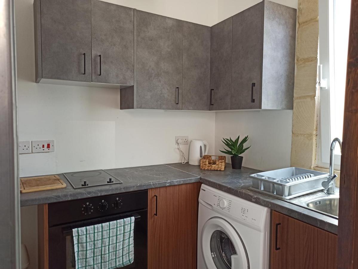 Beautiful 1-Bed Apartment In Hal Qormi Екстериор снимка